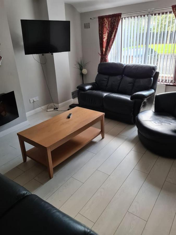 Massive 4 Bed Walking Distance To The Lights, Perfect For Business Trips Дом отдыха Белфаст