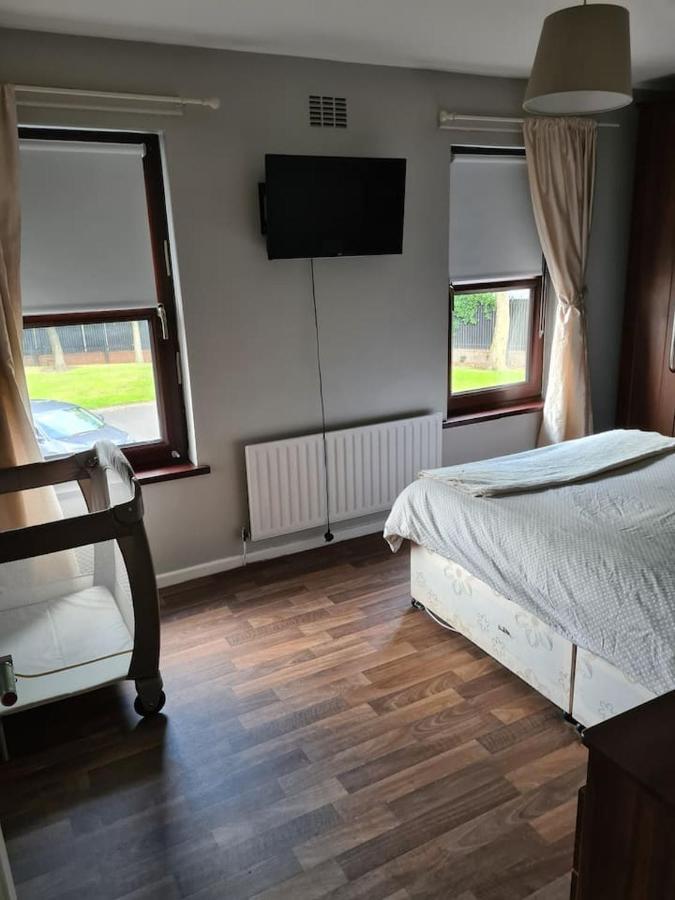 Massive 4 Bed Walking Distance To The Lights, Perfect For Business Trips * Белфаст